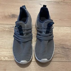 Navy men’s Adidas tennis shoes